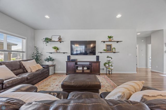 3037 Prairie Farms Circle S, Fargo, ND 58104