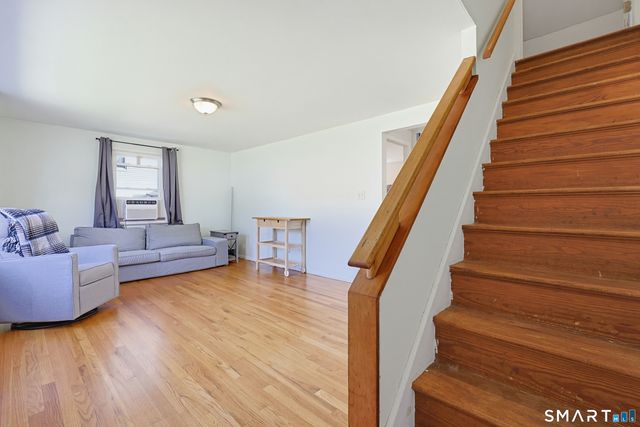 16 King Court, Enfield, CT 06082