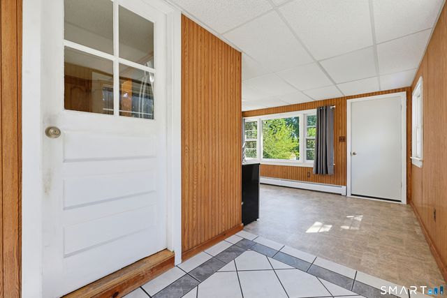 16 King Court, Enfield, CT 06082