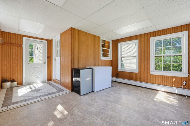 16 King Court, Enfield, CT 06082