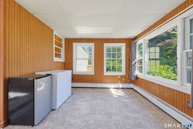 16 King Court, Enfield, CT 06082