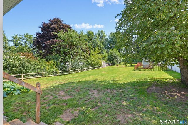 16 King Court, Enfield, CT 06082