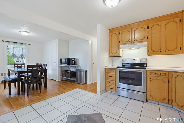 16 King Court, Enfield, CT 06082