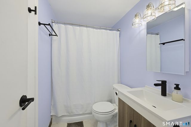 16 King Court, Enfield, CT 06082