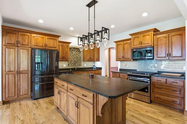 180 Monastery Hill DRIVE, Oconomowoc, WI 53066