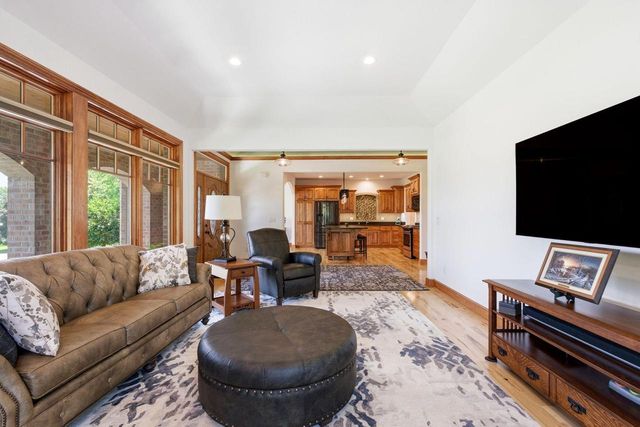 180 Monastery Hill DRIVE, Oconomowoc, WI 53066