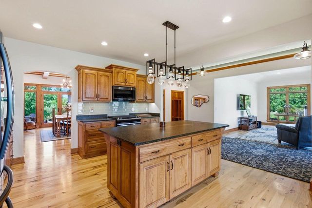 180 Monastery Hill DRIVE, Oconomowoc, WI 53066