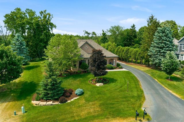 180 Monastery Hill DRIVE, Oconomowoc, WI 53066