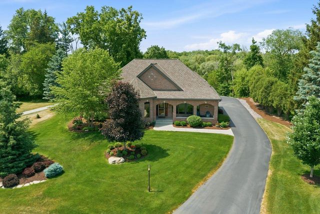 180 Monastery Hill DRIVE, Oconomowoc, WI 53066