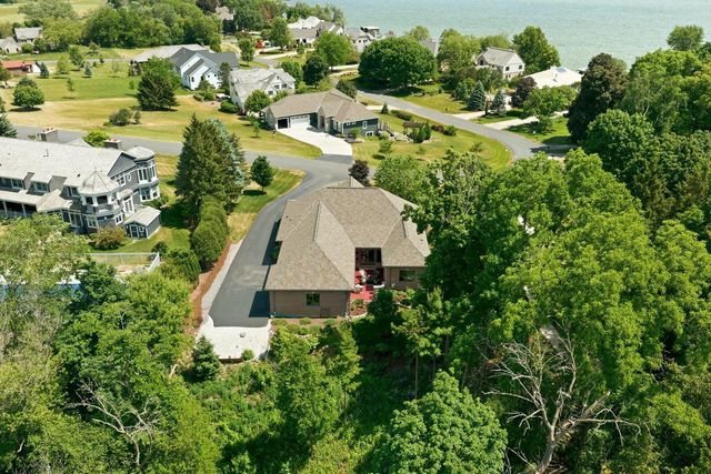 180 Monastery Hill DRIVE, Oconomowoc, WI 53066