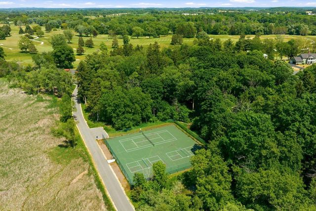 180 Monastery Hill DRIVE, Oconomowoc, WI 53066