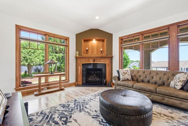 180 Monastery Hill DRIVE, Oconomowoc, WI 53066