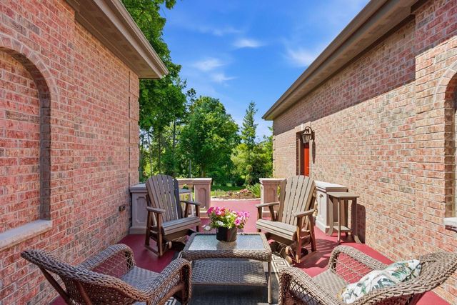 180 Monastery Hill DRIVE, Oconomowoc, WI 53066