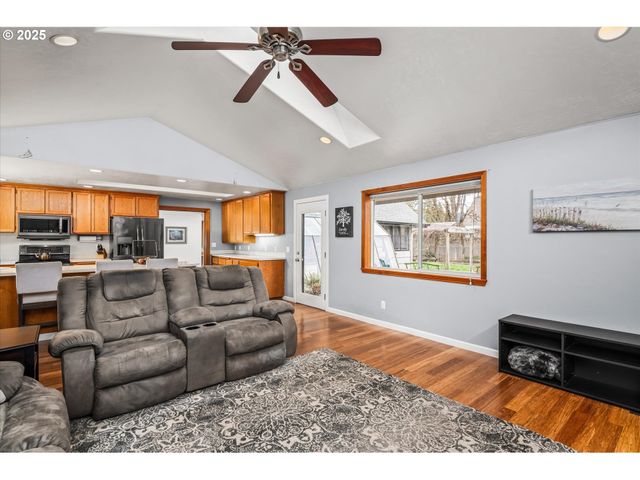 91033 WATER St, Coburg, OR 97408