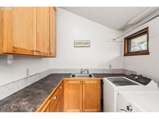 91033 WATER St, Coburg, OR 97408