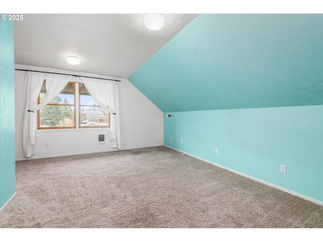 91033 WATER St, Coburg, OR 97408