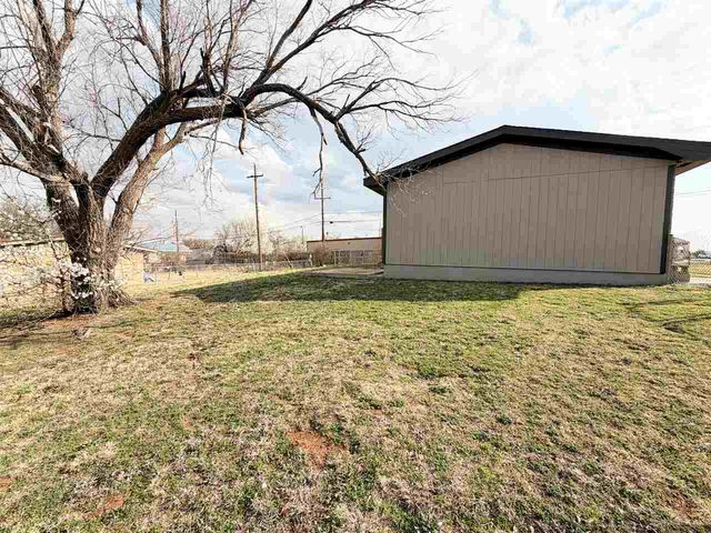 1415 NW 44th St, Lawton, OK 73505