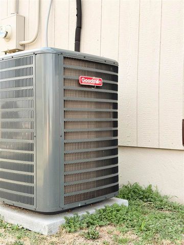 1415 NW 44th St, Lawton, OK 73505