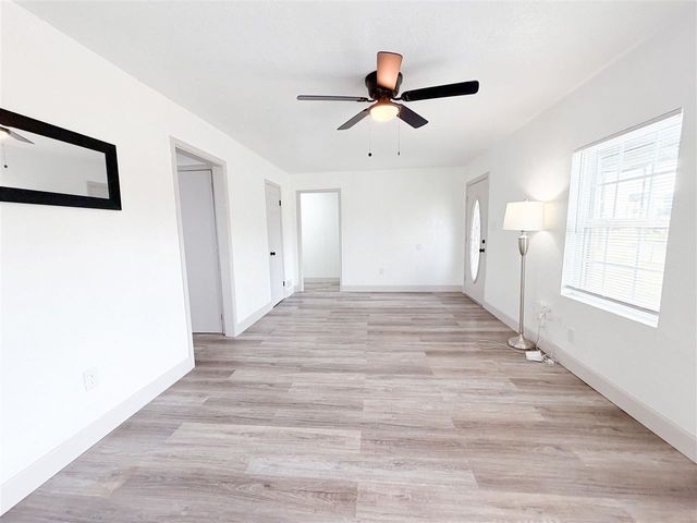 1415 NW 44th St, Lawton, OK 73505