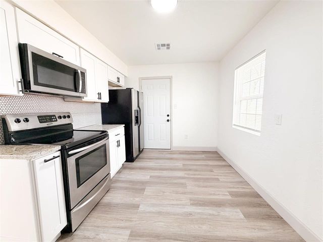 1415 NW 44th St, Lawton, OK 73505