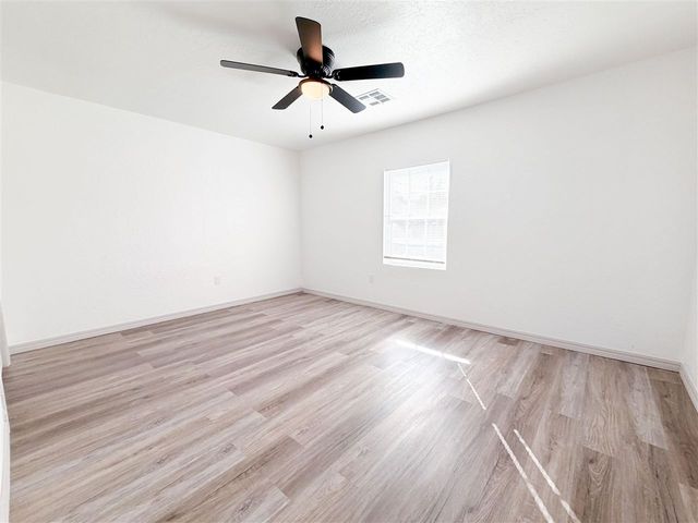 1415 NW 44th St, Lawton, OK 73505