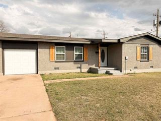 1415 NW 44th St, Lawton, OK 73505