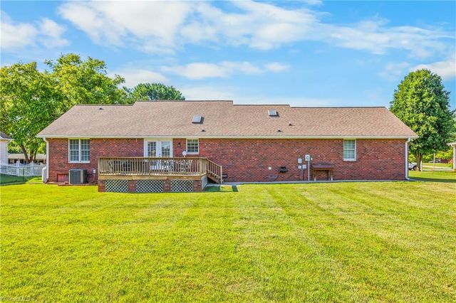 128 Meadowview Road, Mocksville, NC 27028