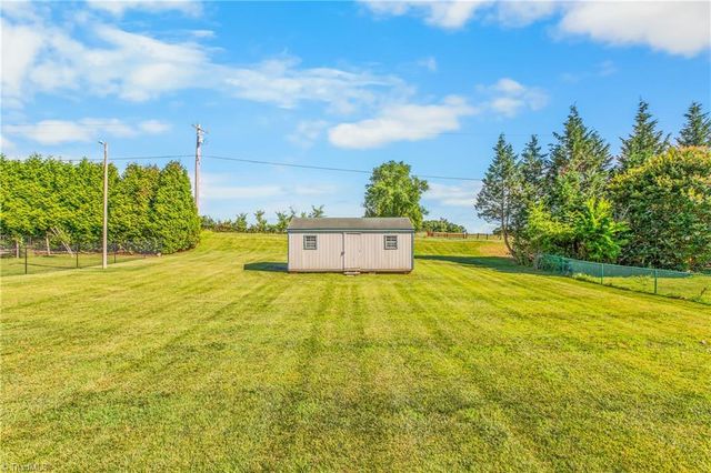 128 Meadowview Road, Mocksville, NC 27028