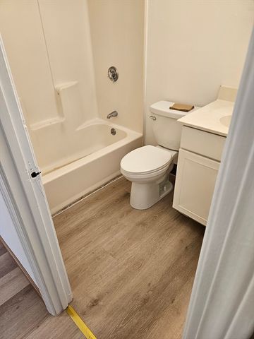 75 Scotch Pond Pl 31, Quincy, MA 02169