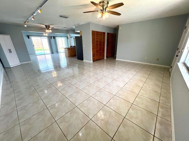 3119 Caribb Way, Lake Worth, FL 33462