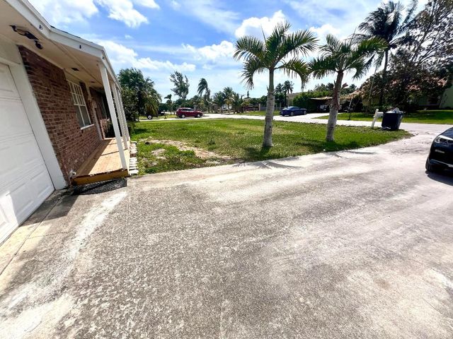 3119 Caribb Way, Lake Worth, FL 33462