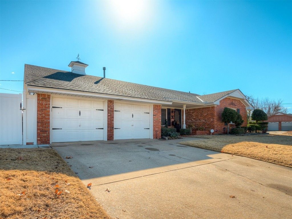 Image 6 of property listing at 3829 NW 58th Terrace, Oklahoma City, OK 73112