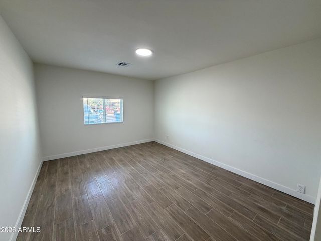 6063 W EARLL Drive, Phoenix, AZ 85033