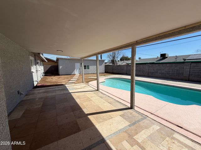 6063 W EARLL Drive, Phoenix, AZ 85033