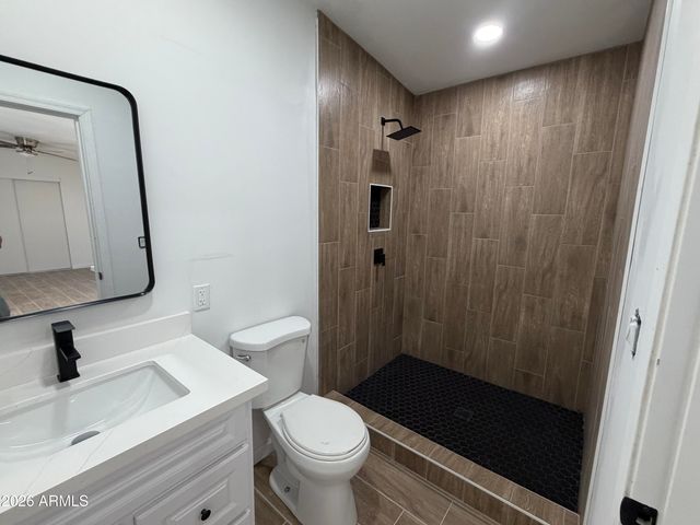 6063 W EARLL Drive, Phoenix, AZ 85033