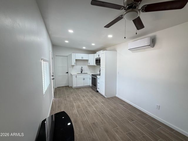 6063 W EARLL Drive, Phoenix, AZ 85033