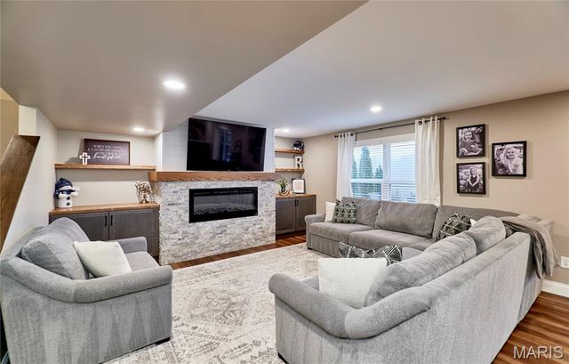 540 Deer Brook Drive, O'fallon, MO 63366