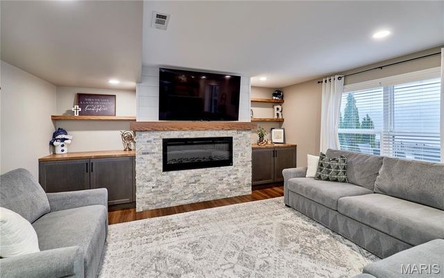 540 Deer Brook Drive, O'fallon, MO 63366