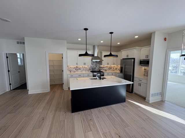 2551 Ravines Trail Drive SW, Byron Center, MI 49315