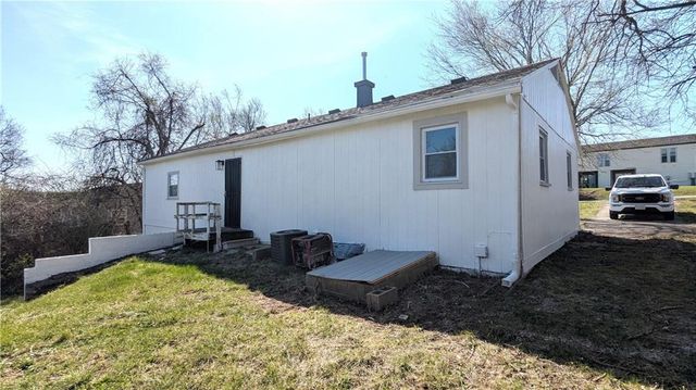 3812 E 93rd Street, Kansas City, MO 64132