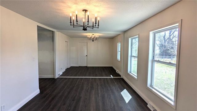3812 E 93rd Street, Kansas City, MO 64132