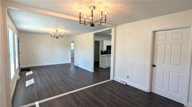 3812 E 93rd Street, Kansas City, MO 64132