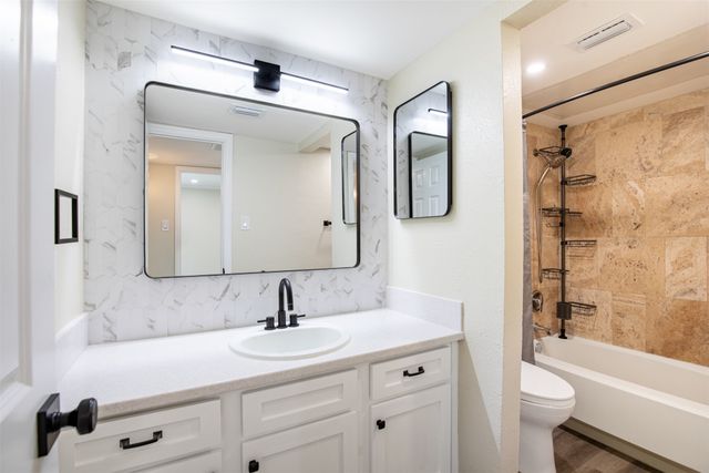 10650 Steppington Drive 228, Dallas, TX 75230