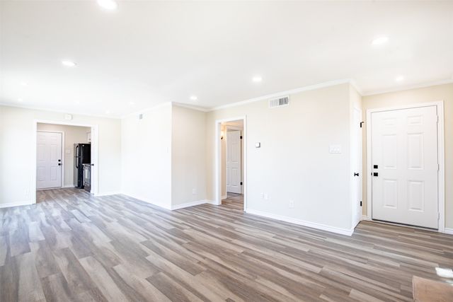 10650 Steppington Drive 228, Dallas, TX 75230