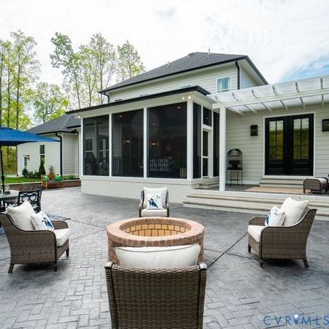 8541 Roden Dr, Mechanicsville, VA 23111