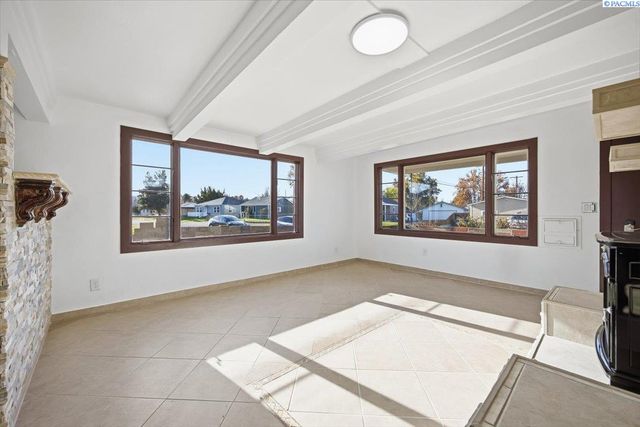 106 Casey Avenue, Richland, WA 99352