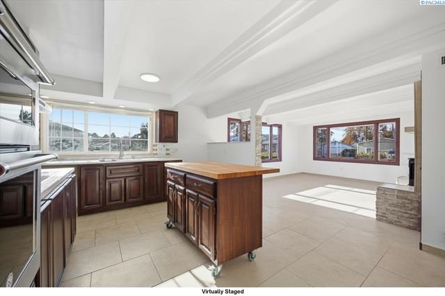 106 Casey Avenue, Richland, WA 99352