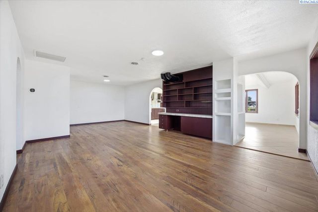 106 Casey Avenue, Richland, WA 99352