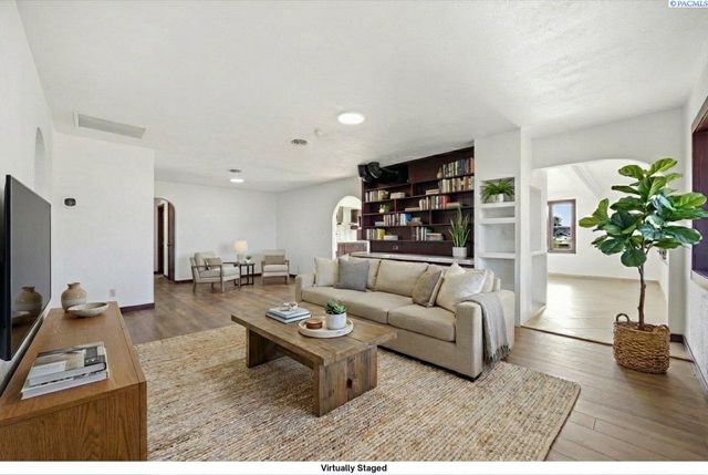 106 Casey Avenue, Richland, WA 99352