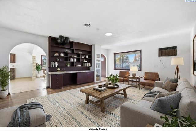 106 Casey Avenue, Richland, WA 99352